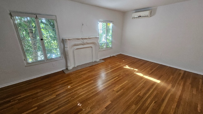 Foto del edificio - 1210 N Orange Grove Ave