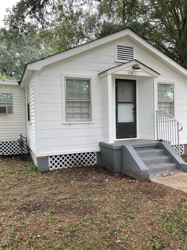 114 Hammett St, Natchez, MS 39120 House Rental in Natchez, MS
