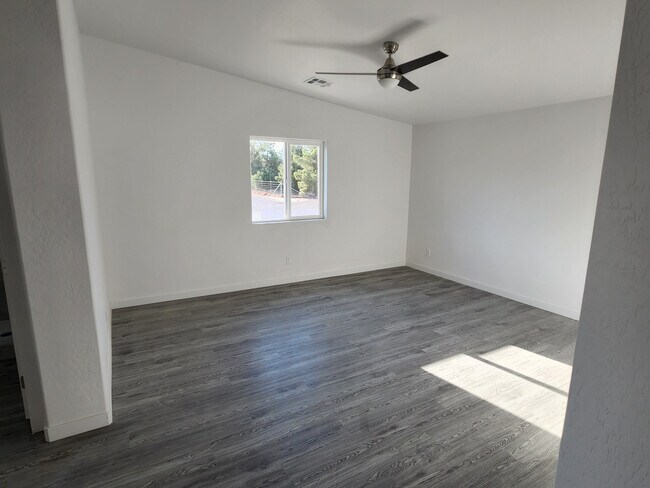 Building Photo - 5121 Valero Ct