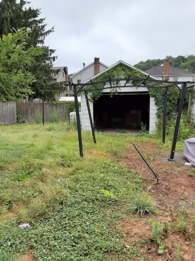 1103 Main St, Aliquippa, PA 15001 House Rental in Aliquippa, PA