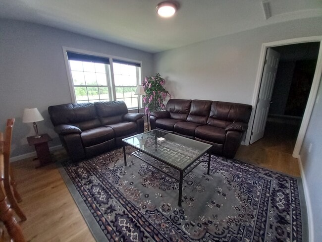 Building Photo - 83 Mott Rd