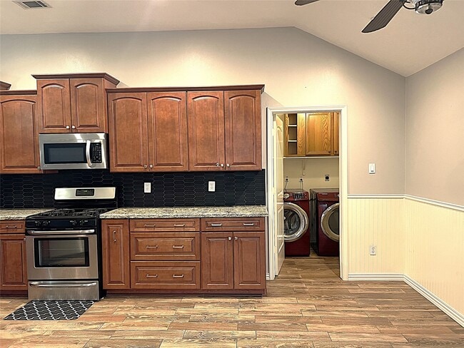 Building Photo - 3027 Sandpiper St