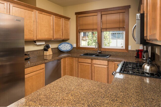 Foto del edificio - Charming Westside 2 Bed + Office | Trails, River Access & Minutes to Old Mill