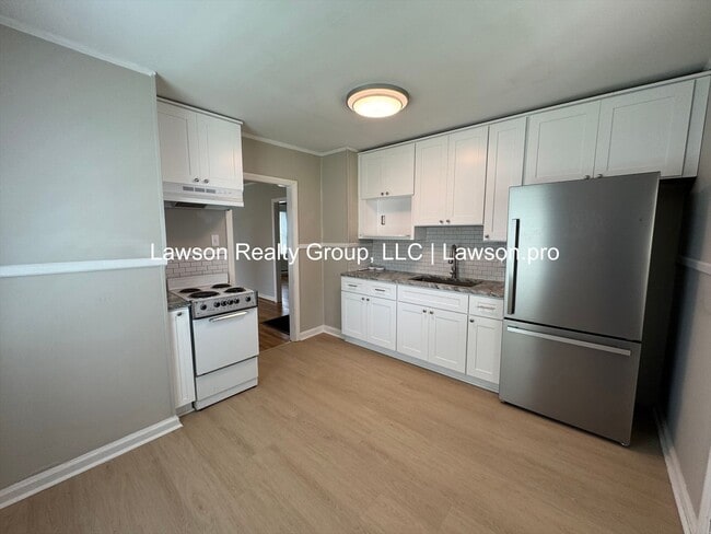 Building Photo - Affordable & Updated Three Bedroom in Salem!