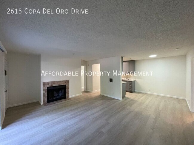 Foto del edificio - 2615 Copa Del Oro Dr