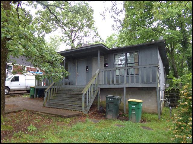 Building Photo - 610 S Maple St