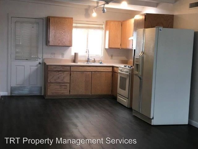 Foto del edificio - 1304-1306 N Roberts Way