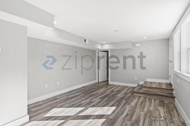 Building Photo - Unit A