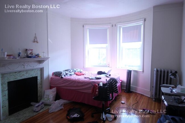 Building Photo - 1375 Commonwealth Ave