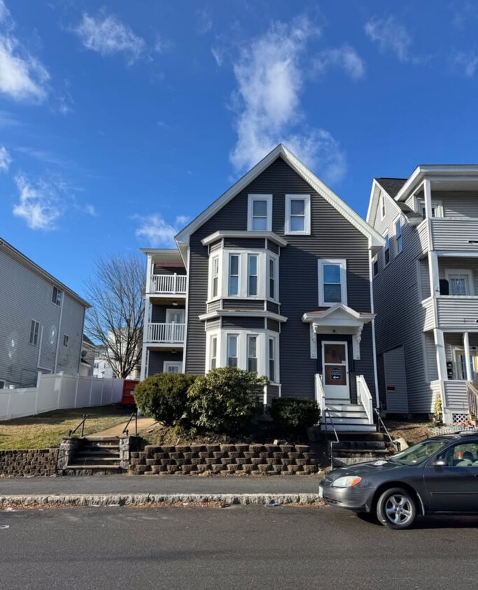 Primary Photo - 180 Notre Dame Ave