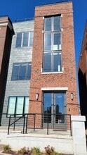 Building Photo - 618 Madison St