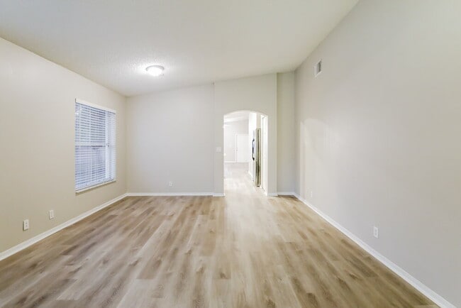 Building Photo - 16203 10th St