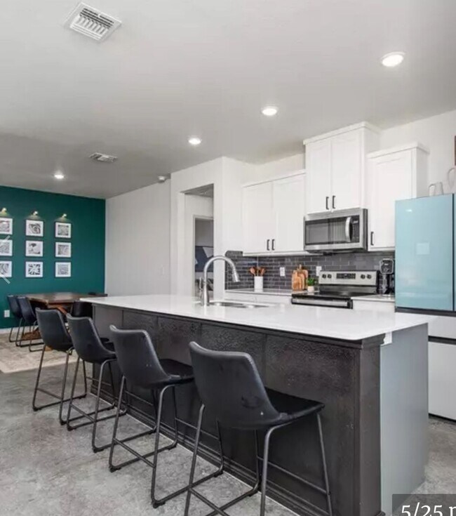 Foto del edificio - Beautiful 4 Bedroom 2 Bath Home for Rent