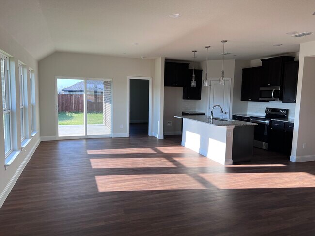 Building Photo - 4714 Elite Dr