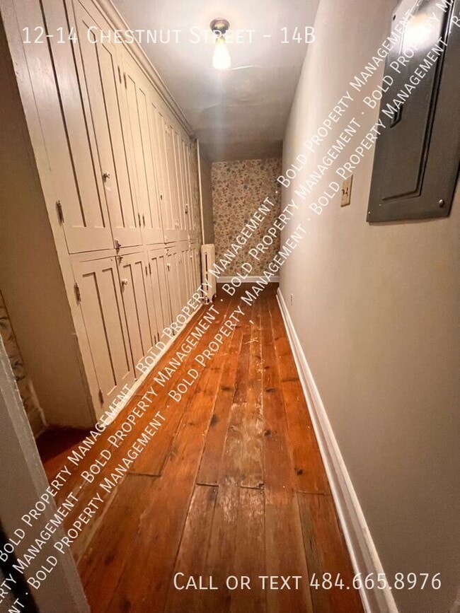 Building Photo - 12-14 Chestnut Street-14B