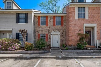 Building Photo - 2030 Plantation Dr