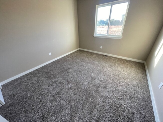 Building Photo - Brand new build in Tieton!