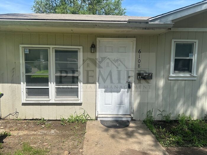 Primary Photo - 6108 E 153rd Terrace Grandview Cozy 2 Bedr...