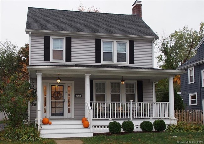 Building Photo - 71 Henderson Rd