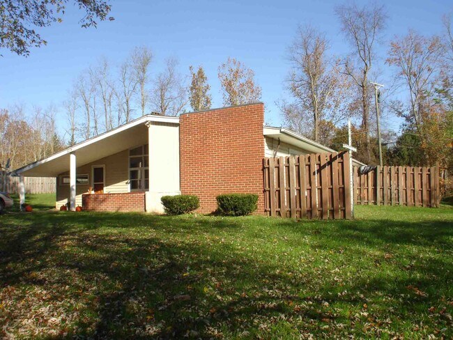 Foto del edificio - 8074 Rolling Hills Dr