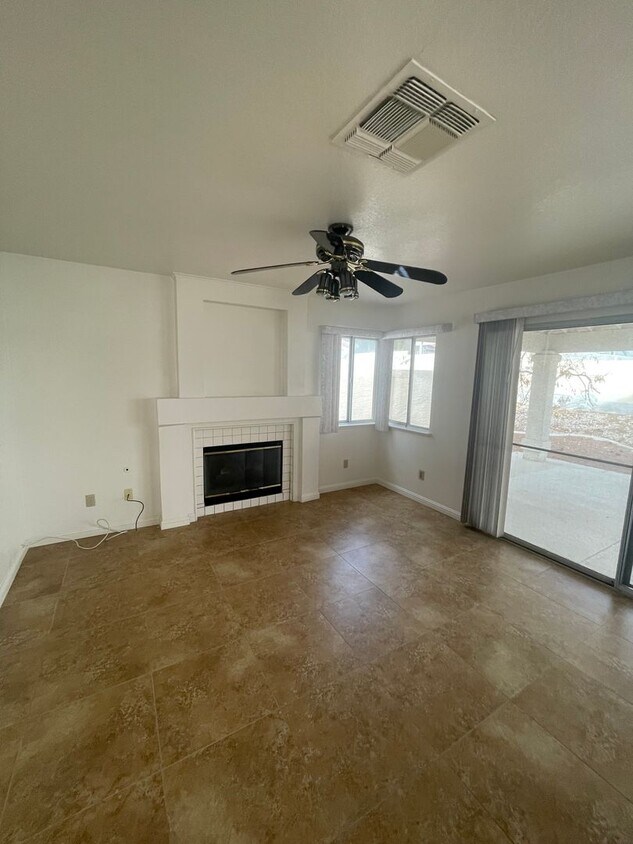 Primary Photo - (Rent Include some Utilities) Spacious 3 B...