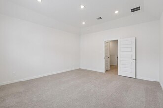 Building Photo - 404 Sunrise Ranch Dr