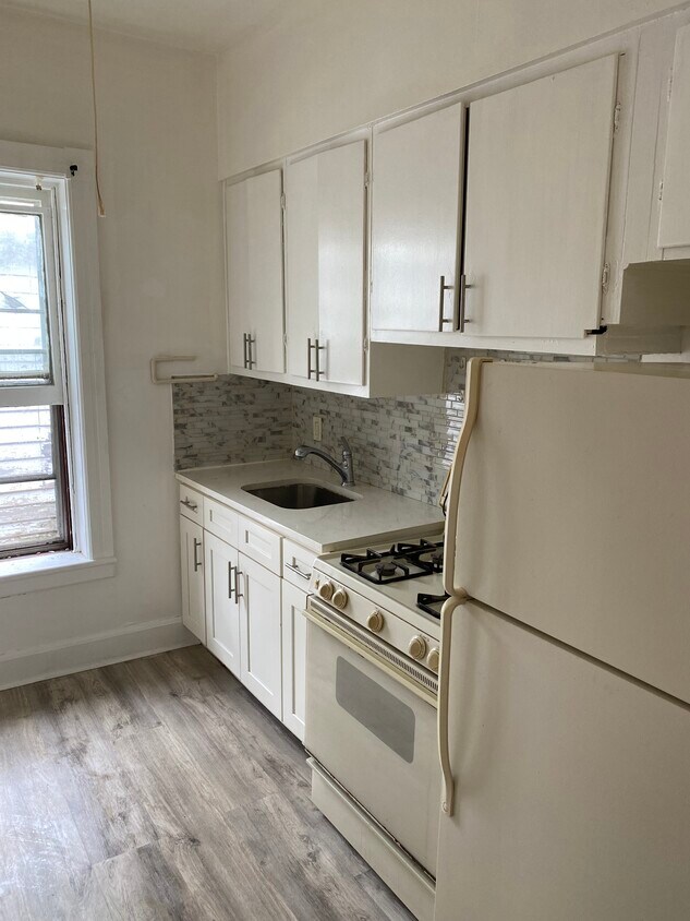 Primary Photo - 121 Park Pl