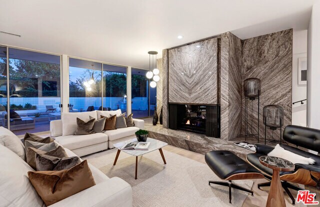 Foto del edificio - 802 N Crescent Dr