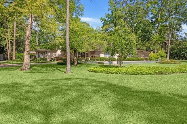 Foto del edificio - 614 Saddlewood Ln