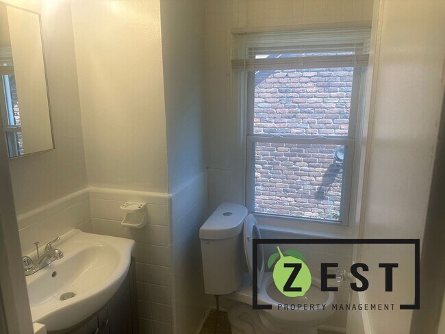 Foto del edificio - OPEN HOUSE- 2/13! 4PM-430PM! WELCOME HOME! 3BDRM 1.5BTH w/ GARAGE!!!