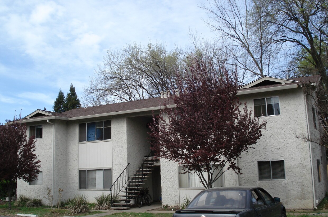 Foto del edificio - Hemlock Apartments