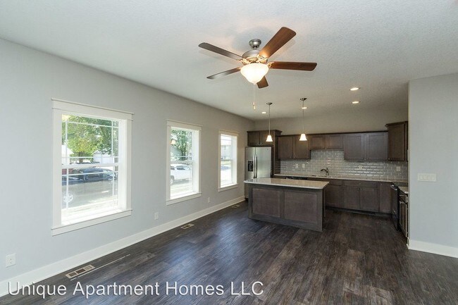 Foto del edificio - 4605-4605 Hutchison St