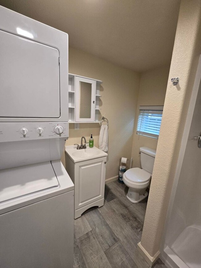 Building Photo - 398schindlerstreet.is4lease.com