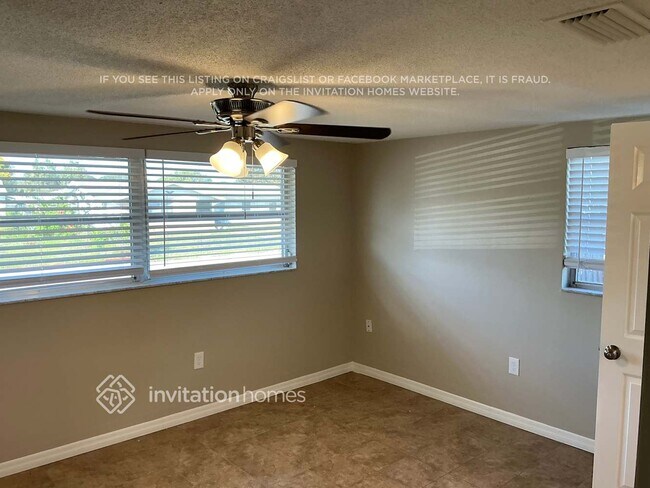 Building Photo - 8018 Pineapple Ln