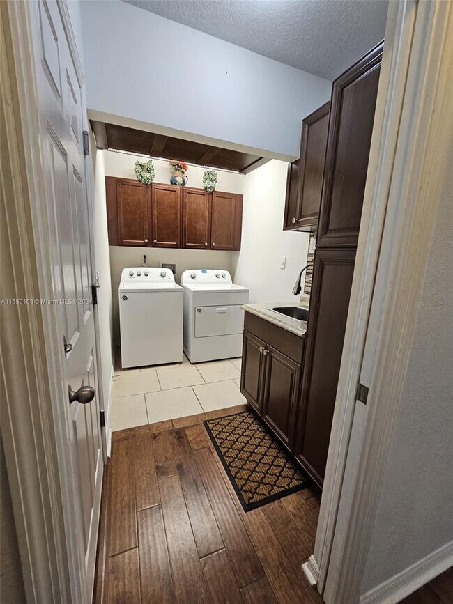 Building Photo - 468 Andalusia Loop