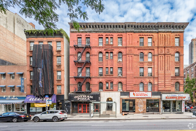 Exterior del edificio y vista de la calle - 1443-1447 York Ave