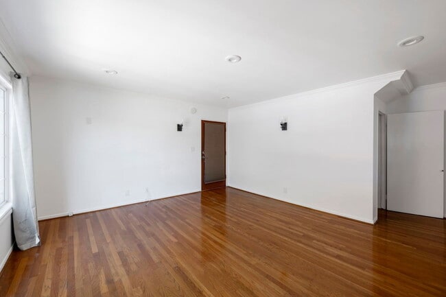 Foto del edificio - 1008 N Stanley Ave