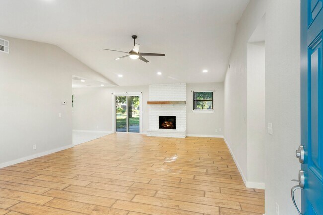 Foto del edificio - 1811 S 148th W Ave