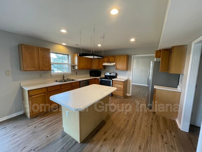 Building Photo - 413 Young's Creek Ct