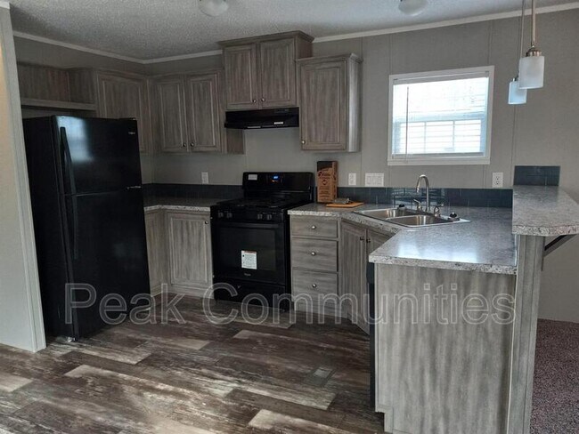 Building Photo - 250 Shady Brook Hts