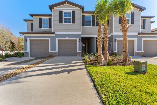 Foto del edificio - Luxury 3 BR + LOFT/2.5BA/1 Car Garage Luxury Townhome in the highly desirable GATED community of ...