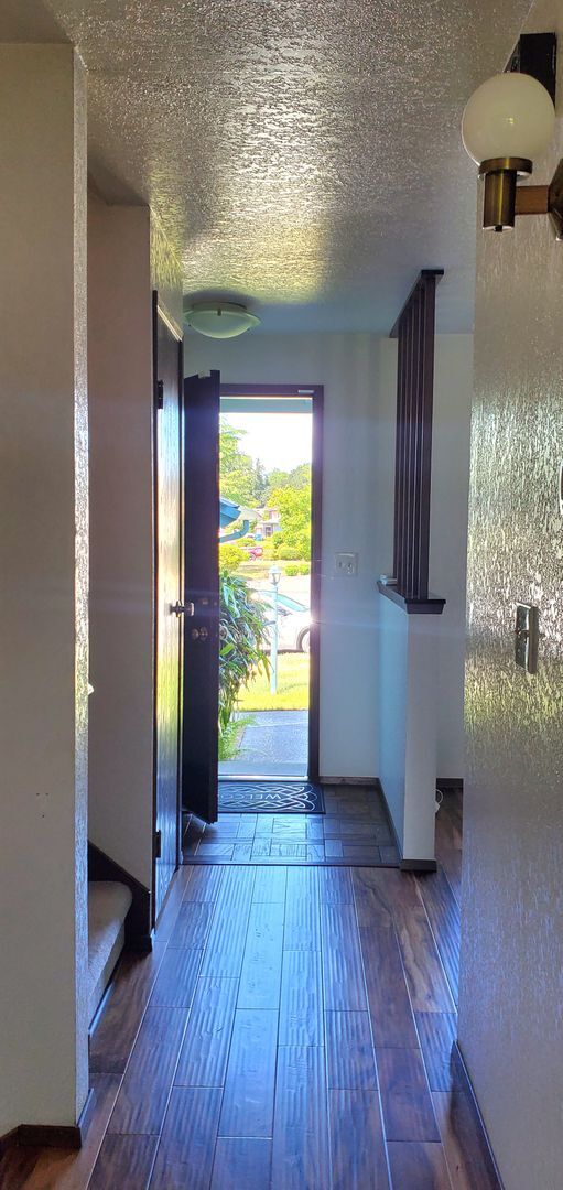 Foto del edificio - 3bd, 1.75 Split Level with Gonyea Park off...