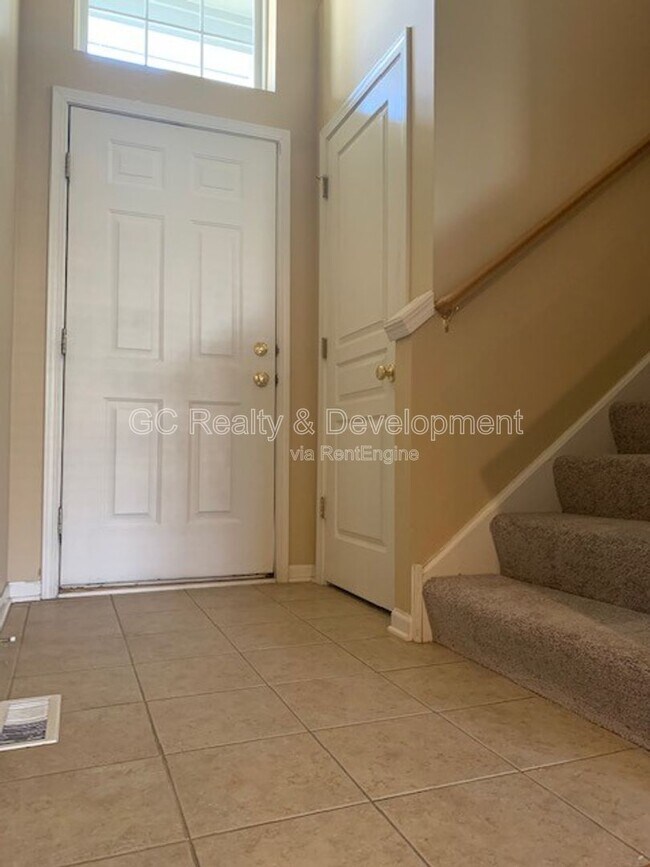 Foto del edificio - 922 Kings Canyon Dr