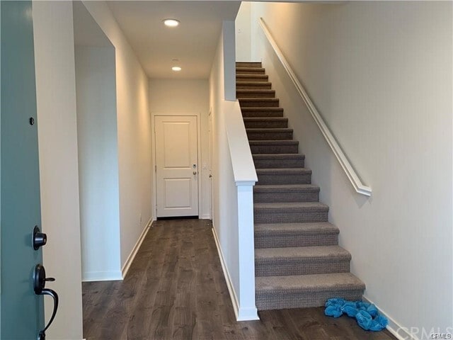 Building Photo - 119 Episode