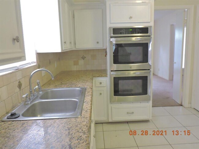 Foto del edificio - 11702 Jaycreek Dr
