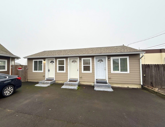 Building Photo - 3361 Portland Rd NE