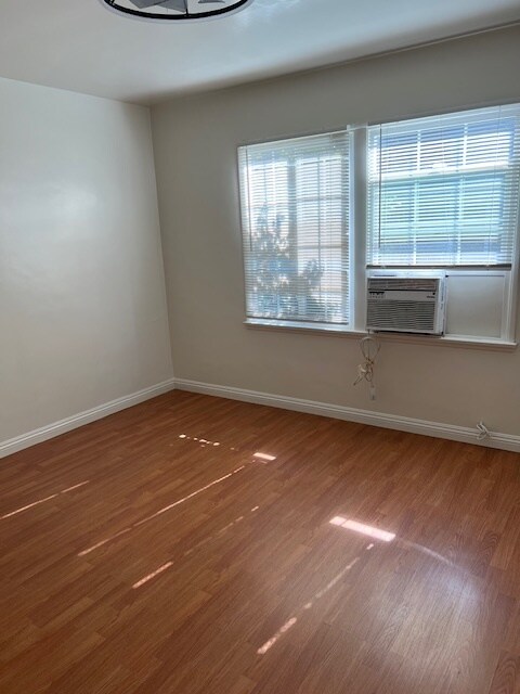 Foto del edificio - 244 S Del Mar Ave