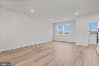 Building Photo - 16645 Green Glade Dr