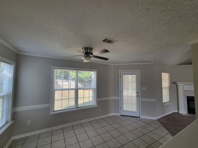 Foto del edificio - 4779 Cold Springs Dr