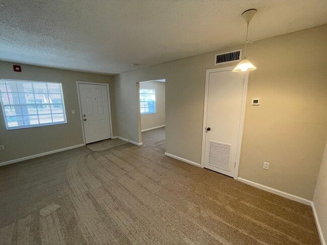 Building Photo - Great Location! 1BR/1BA Carrington Park Condo in Maitland!